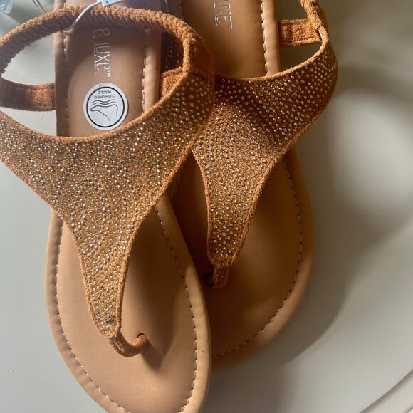Women's Fifth & Luxe tan thong sandals bead design flats size 8 New - Picture 2 of 5